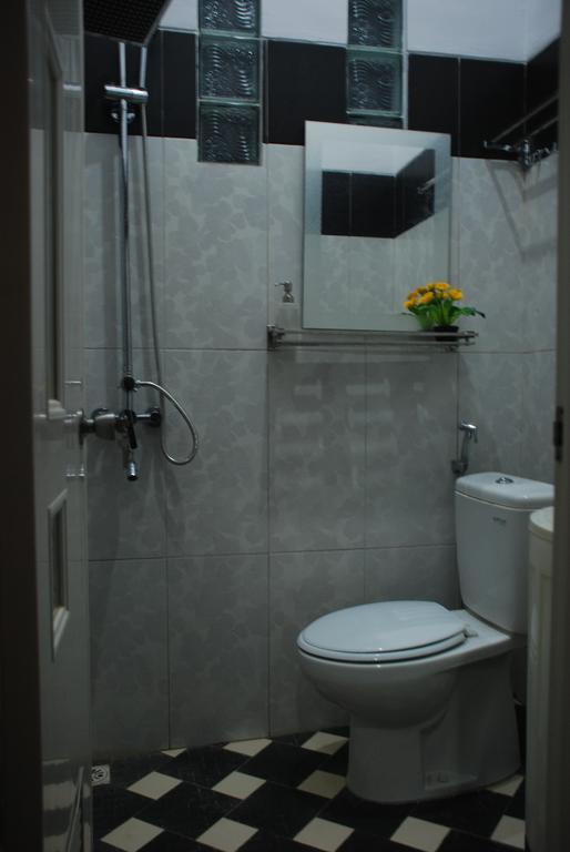 Griya Nelwan Guest House Malang Extérieur photo