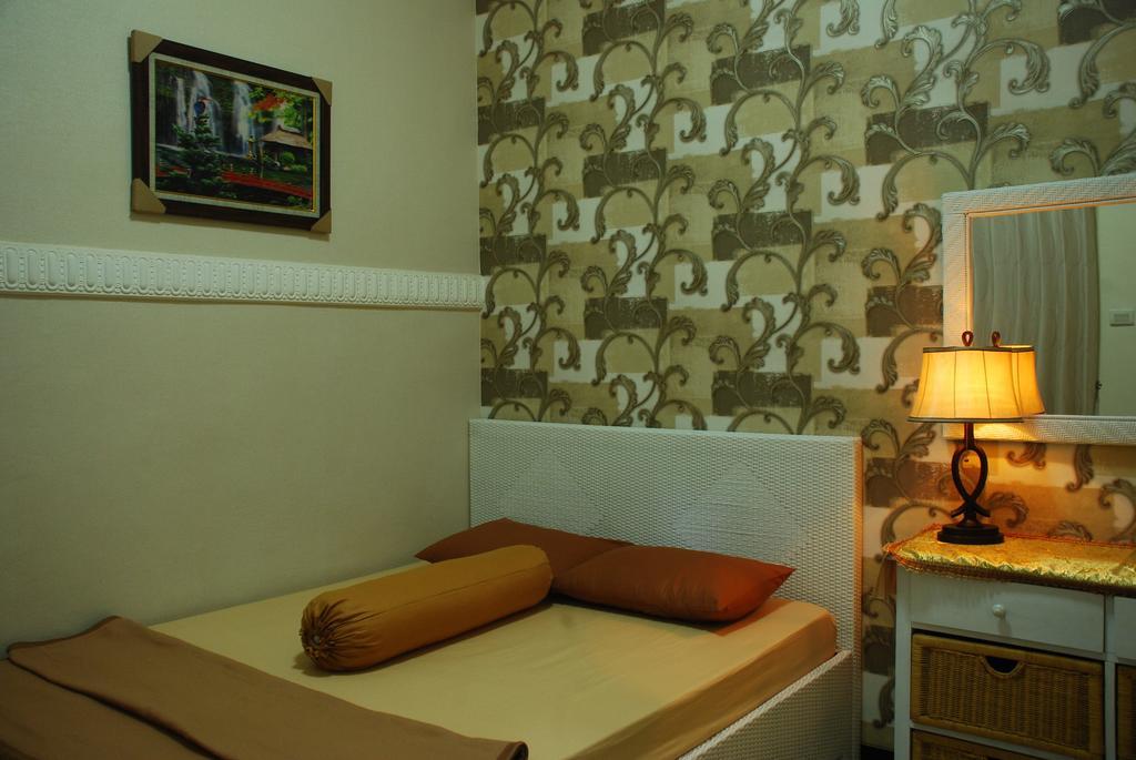 Griya Nelwan Guest House Malang Chambre photo